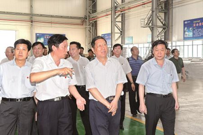 全國人大常委會(huì )副委員長(cháng)張平蒞臨公司調研